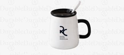 Tasse de thé en porcelaine